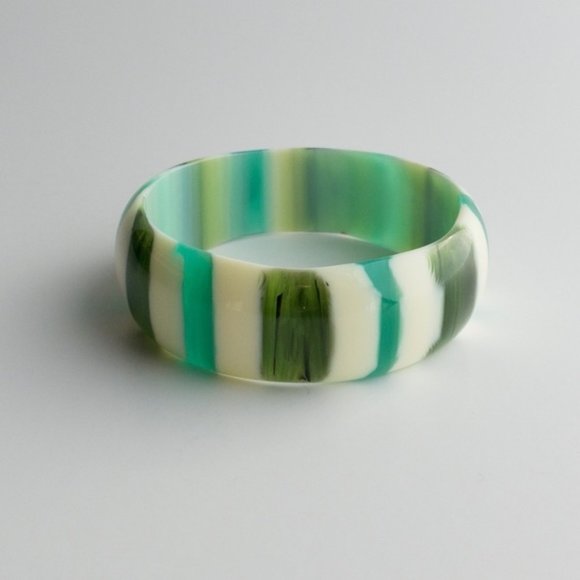 Vintage Jewelry - Green White Striped Bangle Cuff Bracelet Stackable Resin